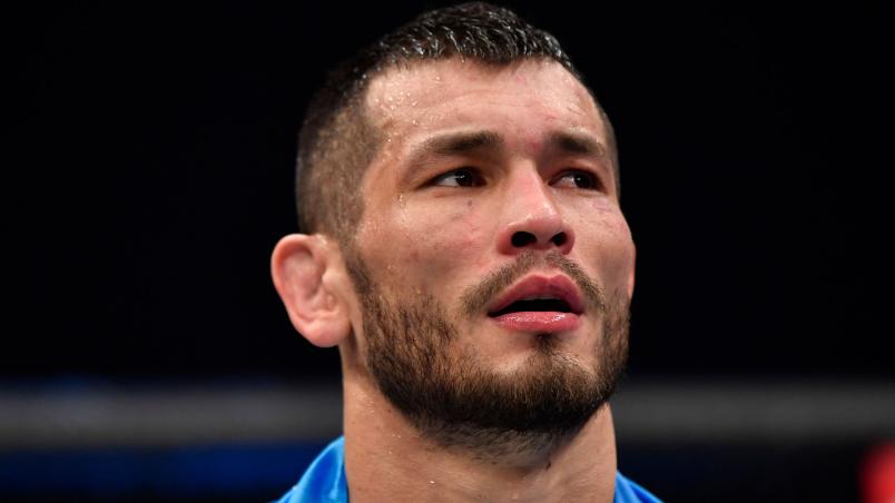 Makhmud Muradov celebra vitória no UFC 257