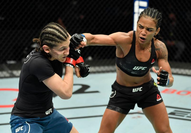 Viviane Araújo aplica soco em Roxanne Modafferi no UFC Fight Island 8