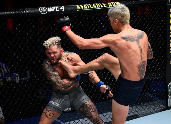 Luis Saldana kicks Vince Murdock in a featherweight fight during Dana White's Contender Series season four, week eight at UFC APEX on November 04, 2020 in Las Vegas, Nevada. (Photo by Chris Unger/DWCS LLC/Zuffa LLC)
