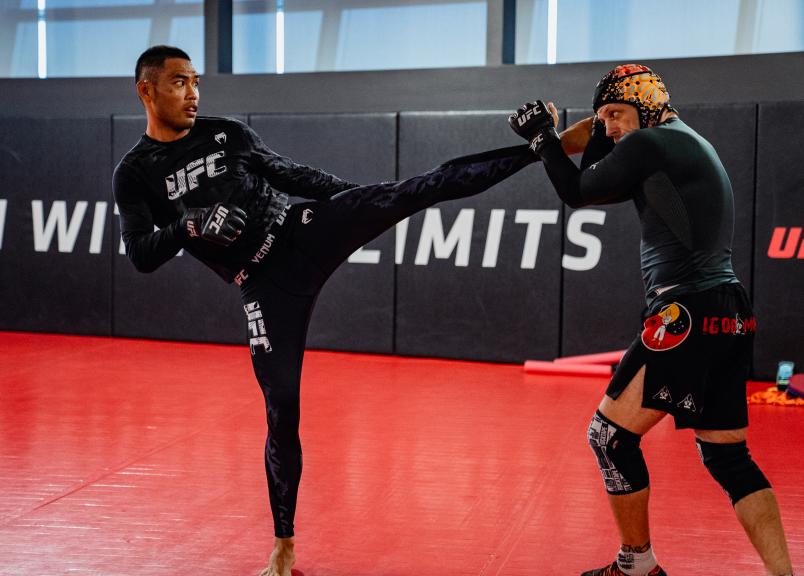 Josh Culibao trains at the UFC Performance Institute on May 19, 2021. (Photo by Zac Pacleb)