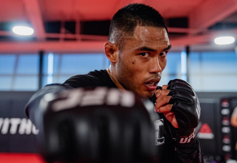 Josh Culibao trains at the UFC Performance Institute on May 19, 2021. (Photo by Zac Pacleb)