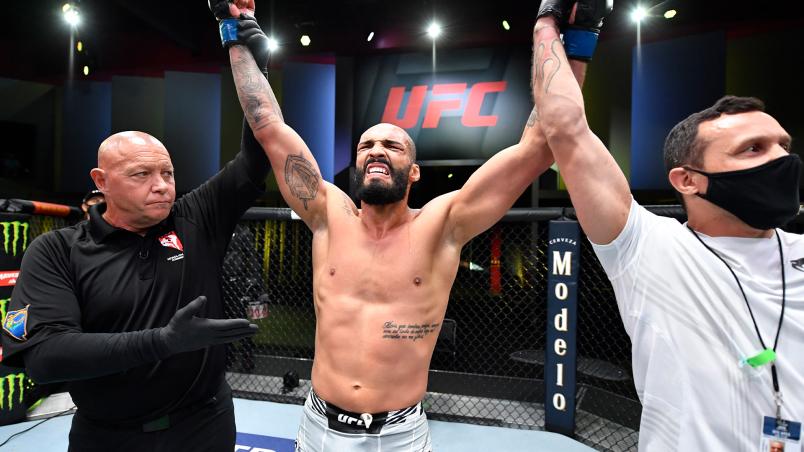 Bruno Blindado nocauteia Wellington Turman no duelo brasileiro do UFC Vegas 29