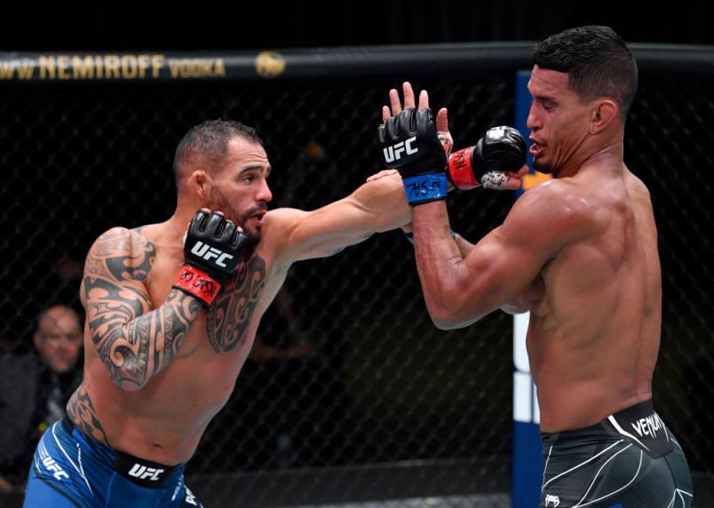 Santiago Ponzinibbio desfere soco em Miguel Baeza no UFC Vegas 28