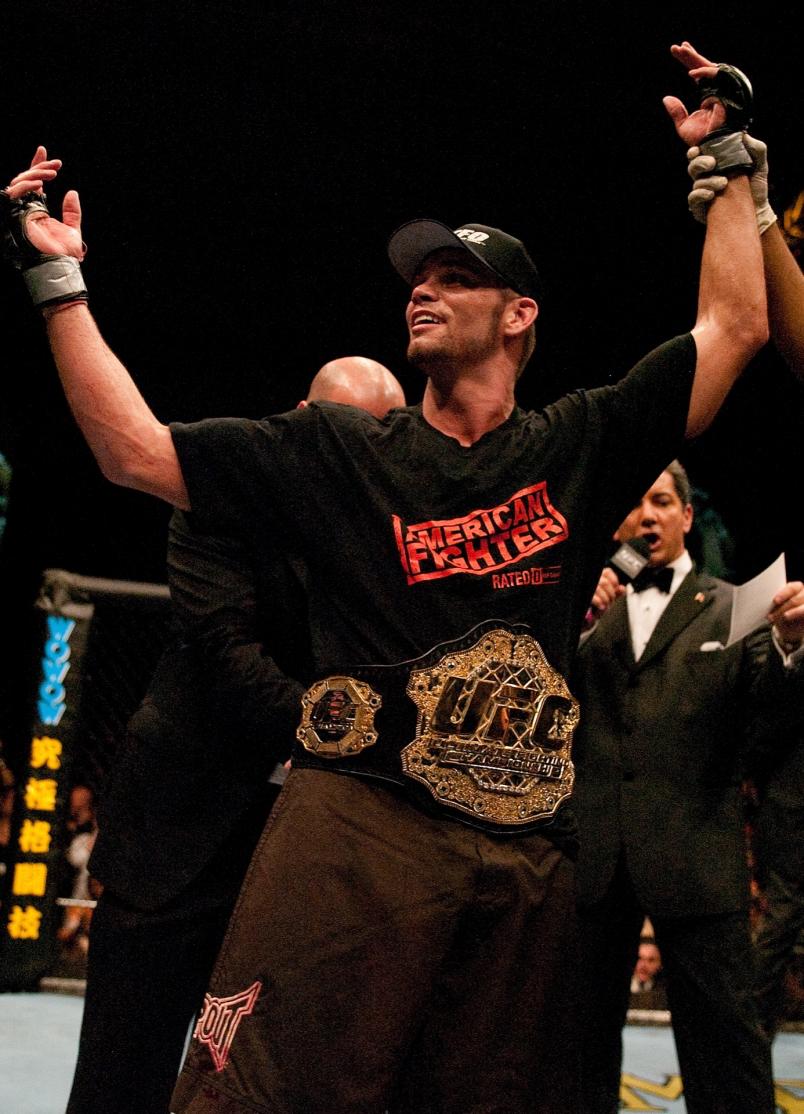 Rich Franklin defeats Evan Tanner to win the UFC Middleweight Championship at UFC 53 at the Boardwalk Hall on JUNE 04, 2005 in Atlantic City, New Jersey. (Photo by Josh Hedges/Zuffa LLC)