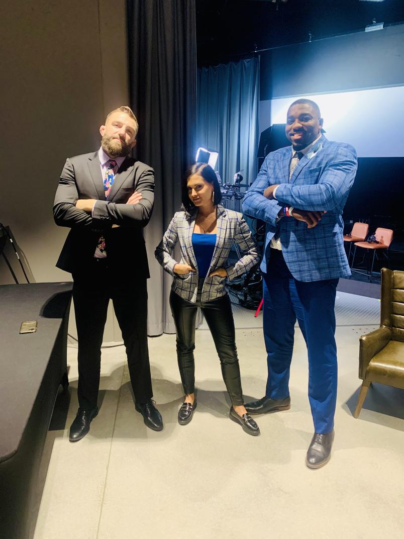 Michael Chiesa, Megan Olivi