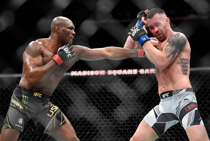 Kamaru Usman golpeia Colby Covington no UFC 268