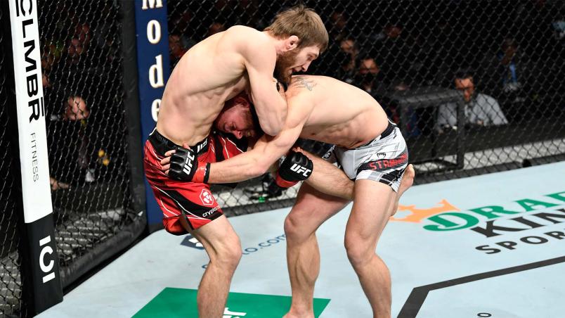 Said Nurmagomedov defende tentativa de queda e encaixa guilhotina para finalizar Cody Stamann no UFC 270