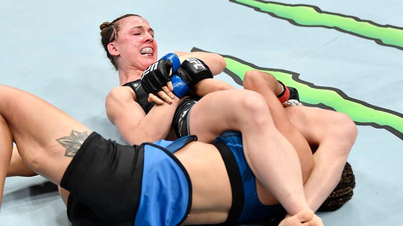 Vanessa Demopoulos aplica chave de braço e finaliza Silvana Gomez Juarez no UFC 270