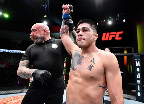 John Castaneda comemora sua vitória no UFC Vegas 47