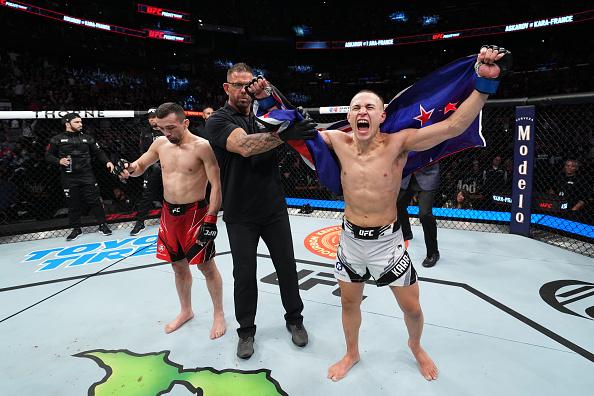 Kai Kara-France comemora após vencer Askar Askarov no UFC Columbus (Josh Hedges/Zuffa LLC)