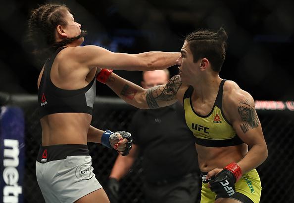 Jessica Andrade nocauteia Karolina Kowalkiewicz no UFC 228