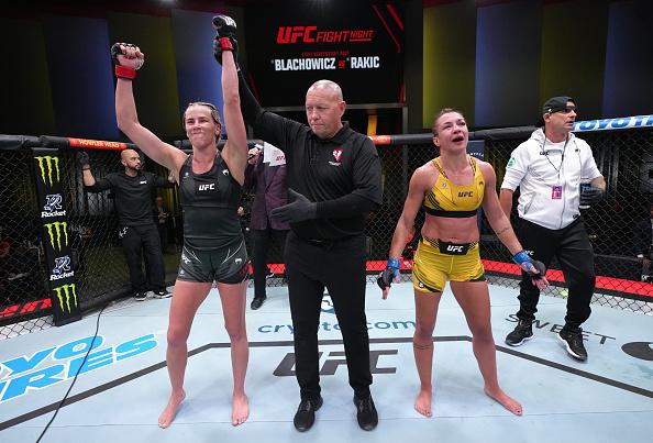 Katlyn Chookagian comemora sua vitória no UFC Vegas 54