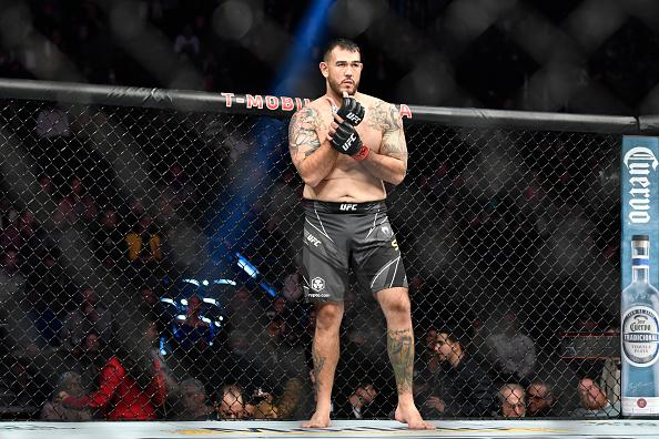 Augusto Sakai em seu corner durante o UFC 269. (Foto por Chris Unger/Zuffa LLC)