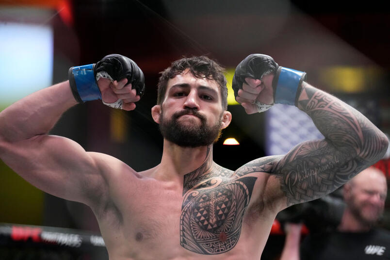 Kamuela Kirk prepares to fight Damon Jackson in their featherweight fight during the UFC Fight Night event at UFC APEX on March 12, 2022 in Las Vegas, Nevada. (Photo by Chris Unger/Zuffa LLC)