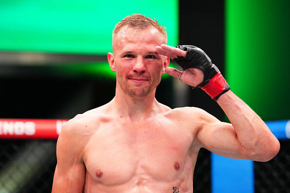 Zigymantas Ramaska comemora a vitória no The Ultimate Fighter 32. (Foto por Chris Unger/Zuffa LLC)