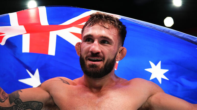 Kaan Ofli comemora após vitória no The Ultimate Fighter 32, em 2024. (Chris Unger/Zuffa LLC)