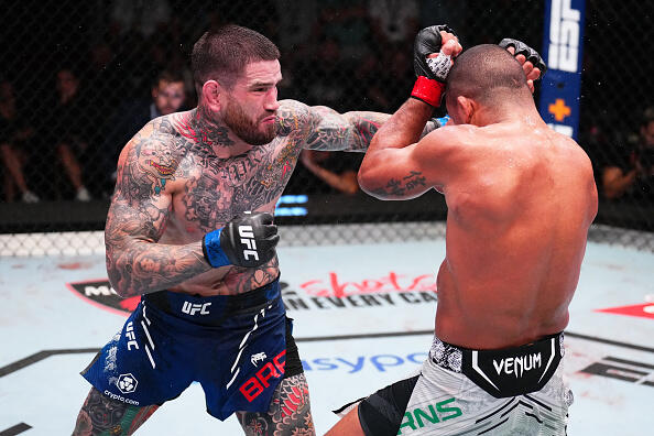 Sean Brady venceu Gilbert Burns na luta principal do UFC Vegas 97. (Foto por Chris Unger/Zuffa LLC)