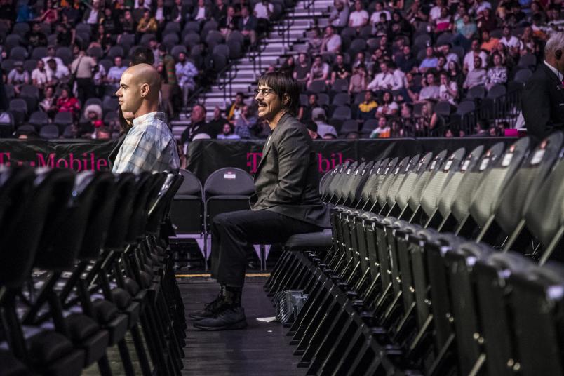 Anthony Kiedis watching UFC 229, 2018