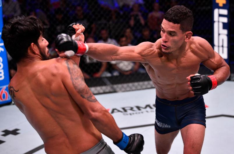 Miguel Baeza punches Victor Reyna during week 2 of Dana White's Contender Series Season 3