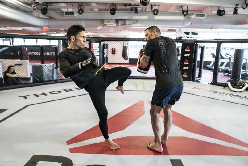 12 - Joseph Benavidez Pad workout ahead of his title fight at UFC Norfolk