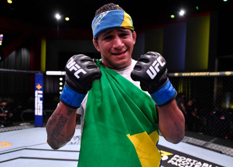 UFC: rival de divisão rasga elogios a Gilbert 'Durinho' e vê