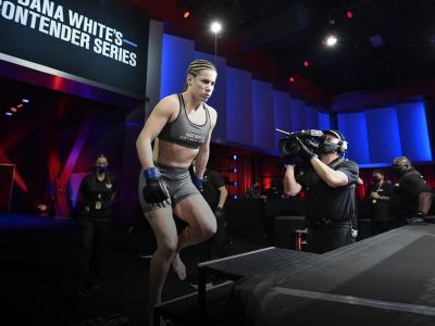 Victoria Leonardo prepares to fight Chelsea Hackett in a flyweight bout during Dana White's Contender Series season four week ten at UFC APEX on November 17, 2020 in Las Vegas, Nevada. (Photo by Chris Unger/DWCS LLC/Zuffa LLC)