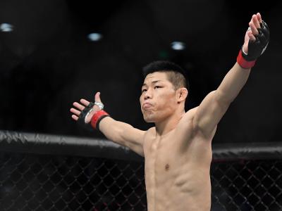 Li Jingliang of China prepares to fight Elizeu dos Santos of Brazil in their welterweight bout during the UFC Fight Night event at Shenzhen Universiade Sports Centre on August 31, 2019 in Shenzhen, China. (Photo by Zhe Ji/Getty Images)