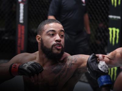 Trevin Giles punches Bevon Lewis in a middleweight fight during the UFC Fight Night event at UFC APEX on November 07, 2020 in Las Vegas, Nevada. (Photo by Jeff Bottari/Zuffa LLC)