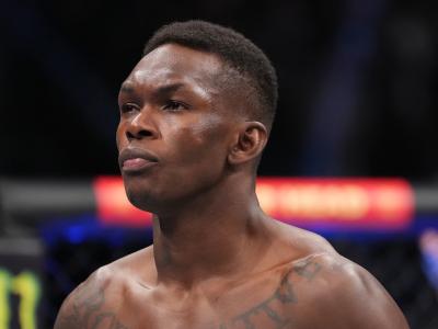 Israel Adesanya encara Robert Whittaker no UFC 271