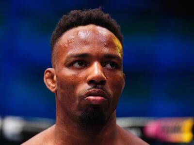 Lerone Murphy of England prepares to face Edson Barboza of Brazil in a featherweight fight during the UFC Fight Night event at UFC APEX on May 18, 2024 in Las Vegas, Nevada. 
