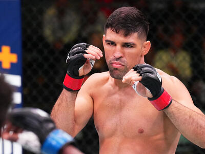 Vicente Luque battles Geoff Neal in a welterweight fight during the UFC Fight Night event at UFC APEX on August 06, 2022 in Las Vegas, Nevada. (Photo by Chris Unger/Zuffa LLC)