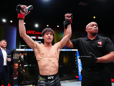 Tatsuro Taira venceu Hyun Sung Park na luta principal do UFC Vegas 108. (Foto por Chris Unger/Zuffa LLC)