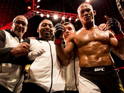 CURITIBA, BRAZIL - MAY 14:  Ronaldo Jacar?? Souza of Brazil celebrates after defeating Vitor Belfort of Brazil in their middleweight bout during the UFC 198 at Arena da Baixada stadium on May 14, 2016 in Curitiba, Brazil. (Photo by Buda Mendes/Zuffa LLC/Z