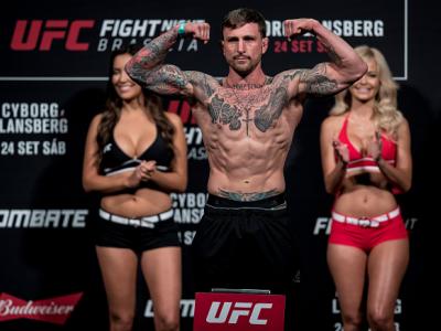 BRASILIA, BRAZIL - SEPTEMBER 23: Gregor Gillespie of the United States steps on the scale during the UFC Fight Night weigh-in at Nilson Nelson gymnasium on September 23, 2016 in Brasilia, Brazil. (Photo by Buda Mendes/Zuffa LLC/Zuffa LLC via Getty Images)