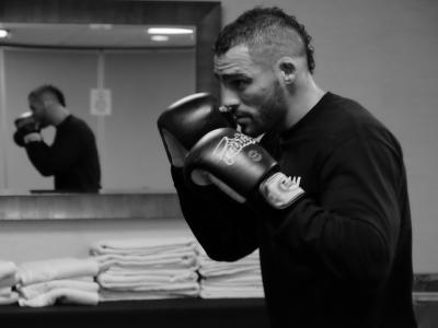 Santiago Ponzinibbio working out during UFC Fight Night Hollywood fight week.